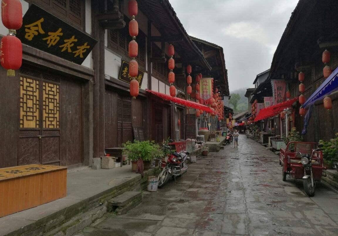 负离子是怎么产生的?